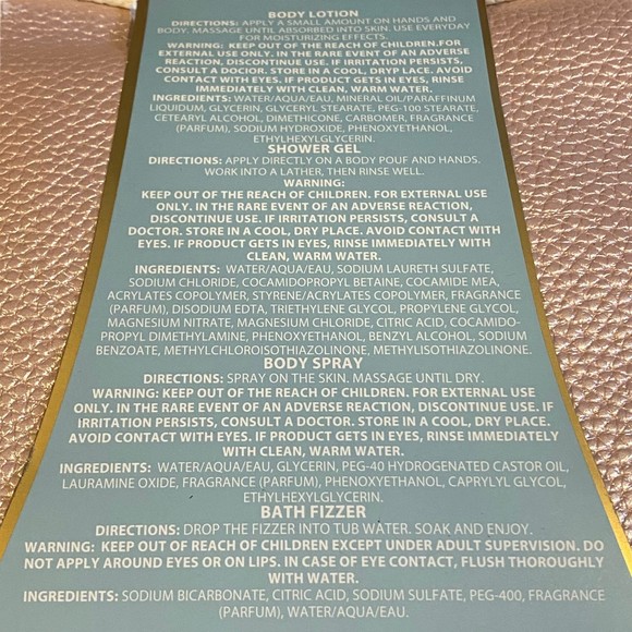 Romantic Florals 5 Piece Magnolia Bath Spa Gift Set New in Bag - Picture 4 of 6